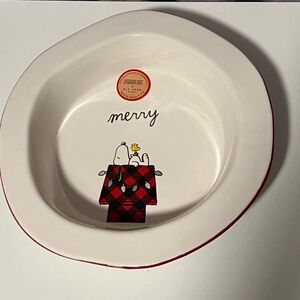 Rae Dunn x peanuts snoopy Christmas pie dish, Serving Dish " MERRY"
